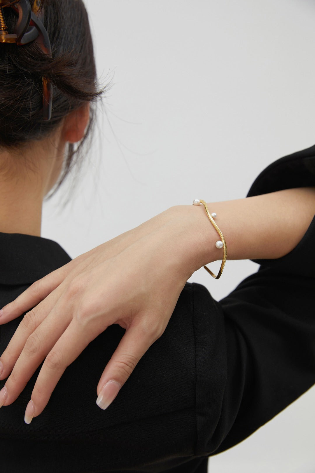Pearl Élégance Adjustable Bangle
