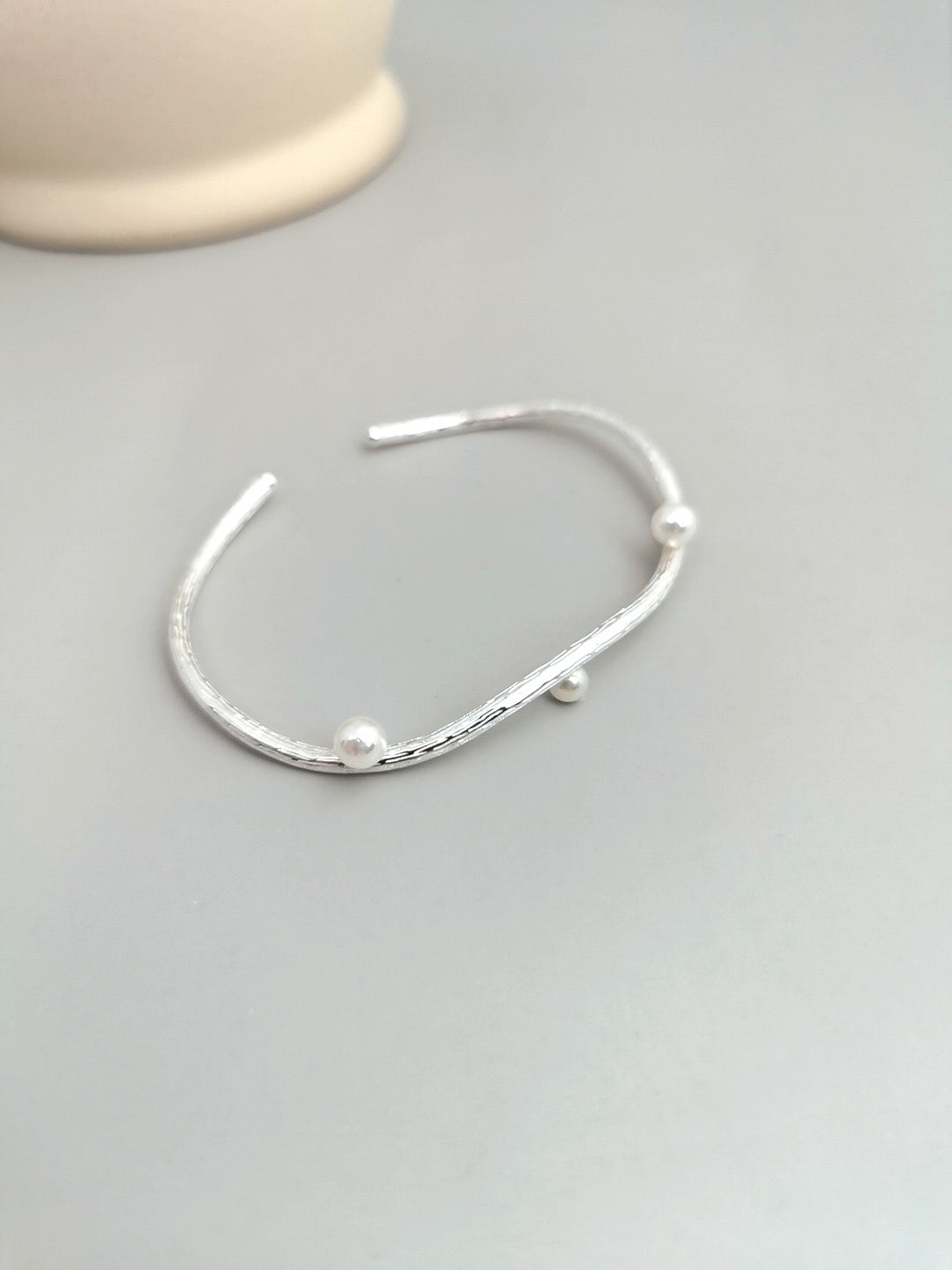 Pearl Élégance Adjustable Bangle