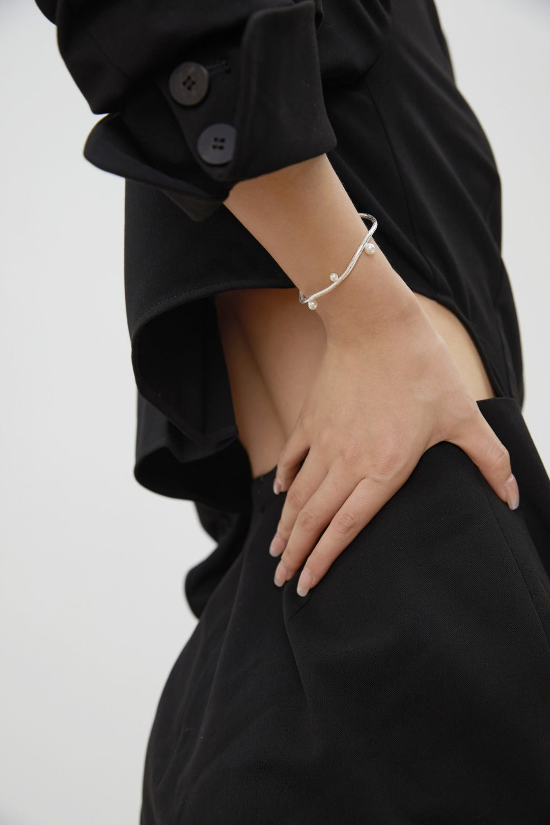 Pearl Élégance Adjustable Bangle